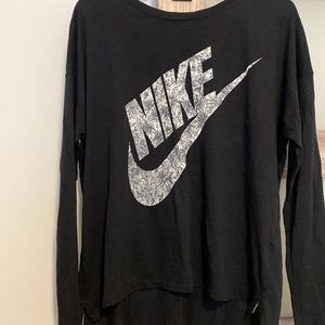 Nike top size medium